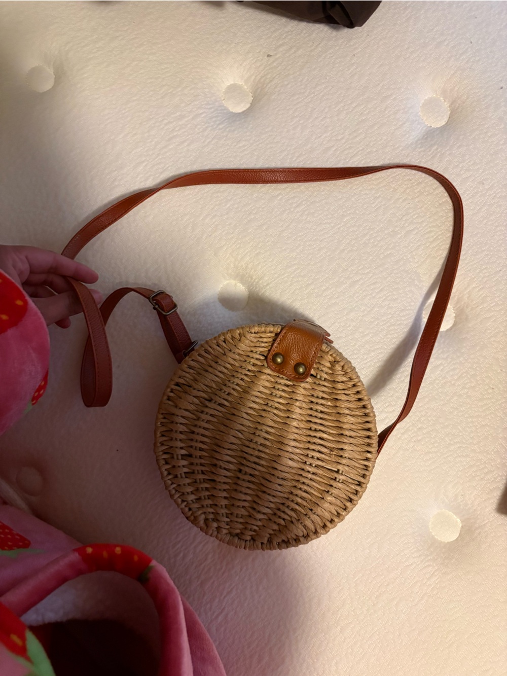 Source Unknown Natural Straw Round Crossbody with Brown Leather Trim